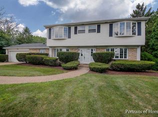 29 Devonshire Dr, Oak Brook, IL 60523