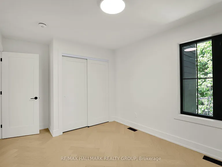 13 Ella St #3 — Photo 33