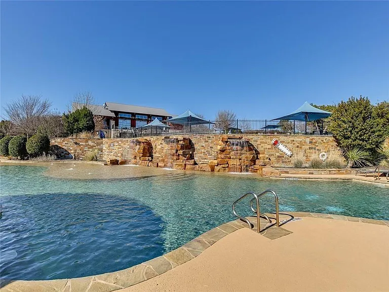 208 Maxwell Way — Photo 38