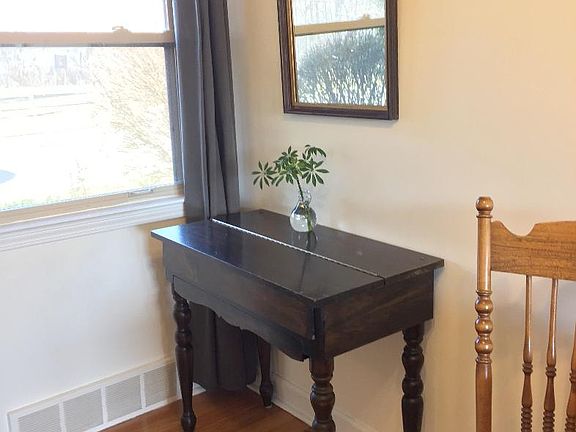 2nd image of 2385 Parkwood Ave #207