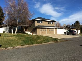 5701 Bitterroot Ln, Yakima, WA 98908