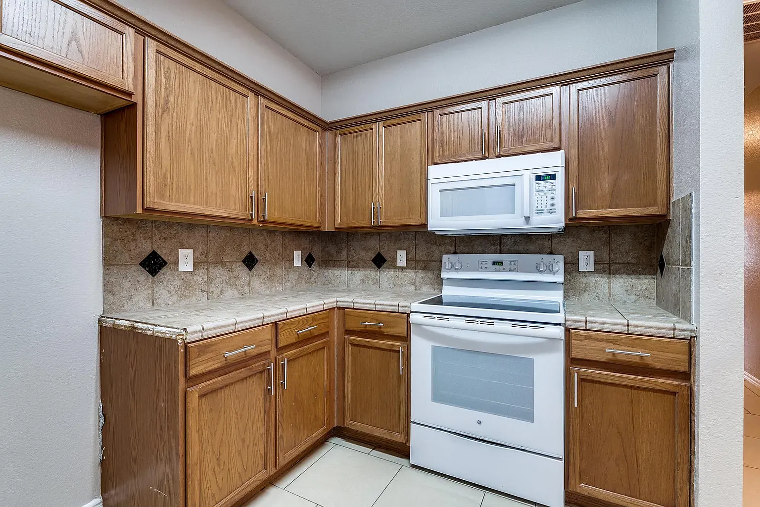 5907 Lovingham Ct — Photo 2