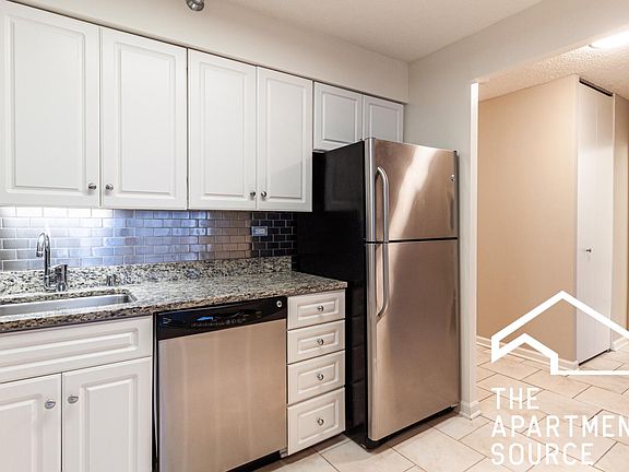 2nd image of 752 N Rush St #2303