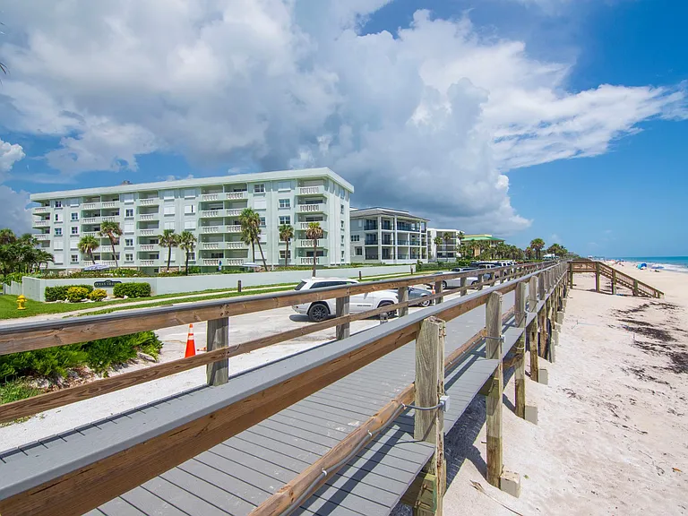 4049 Ocean Dr #201 — Photo 5