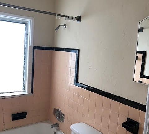 4th image of 415 NE 2nd Ave APT A