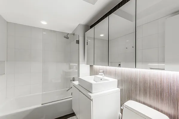 Sold by RE/MAX Midtown | media 13