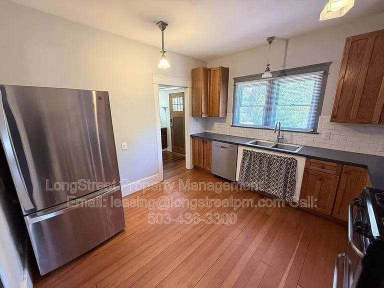 2320 State St — Photo 12