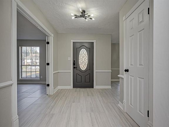 3rd image of 6503 Trailway Ln