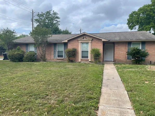 9650 Highmeadow Dr, Houston, TX 77063