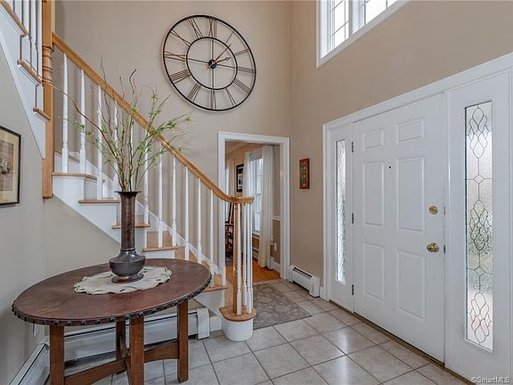 4th image of 76 Noah Ln