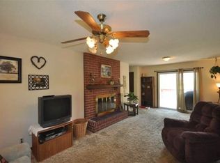 4332 SE Heathcliff Dr, Tecumseh, KS 66542