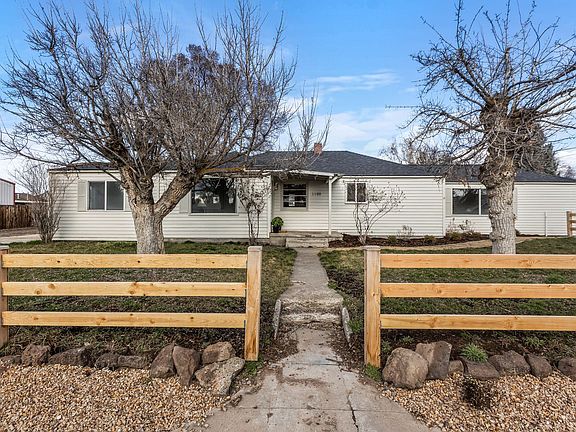 3rd image of 1199 NE Loper Ave
