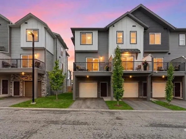 2231 N 81st St SW #116, Calgary, AB T3H 3V8