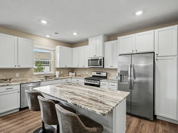 13860 Kaylemore Trl, Rosemount, MN 55068