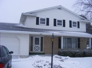 7106 Calumet Ave, Manitowoc, WI 54220