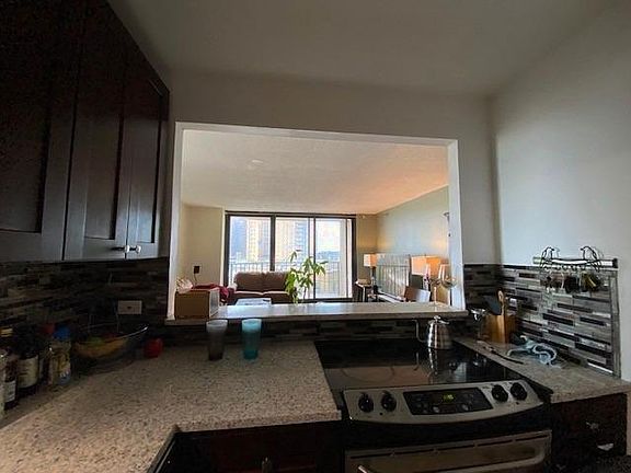 3rd image of 3660 N Lake Shore Dr APT 612