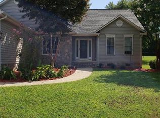 6702 Carriage Crossing Dr, Pleasant Garden, NC 27313