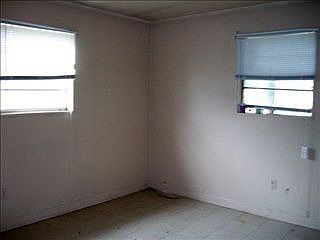 2nd image of 515 E College St