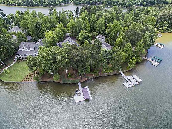 5th image of 171 Blue Heron Dr