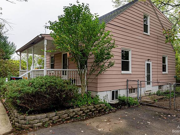 4th image of 1951 Burns Ave