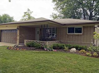 30119 Manor Dr, Madison Heights, MI