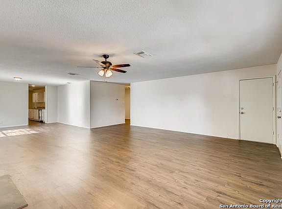 3rd image of 10118 Raven Field Dr