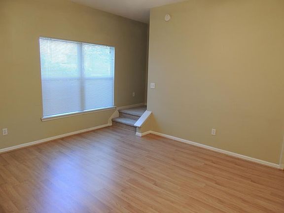 4th image of 622 Southbranch Dr