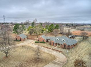 1001 N Red Bud Ter, Mustang, OK 73064