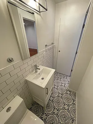 Rented by Hudson Exclusive Inc | media 6