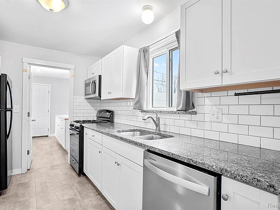 5th image of 15223 Allen Rd