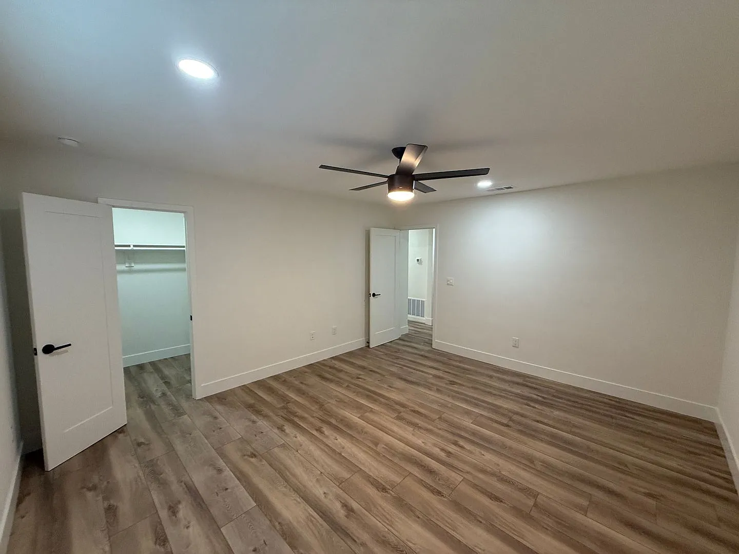 Completely Remodeled!! (2026) 6 Bed / 2 Bath Home Near SDSU Modern Finishes & Exceptional Back Ya... — Photo 4