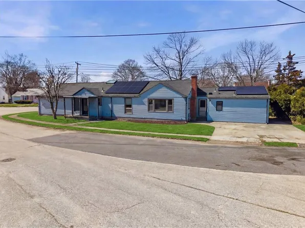 111 Roger Williams Cir, Cranston, RI 02905