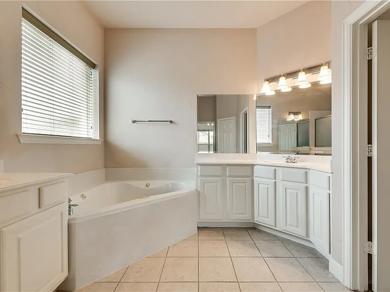 434 Teagarden Ct — Photo 21