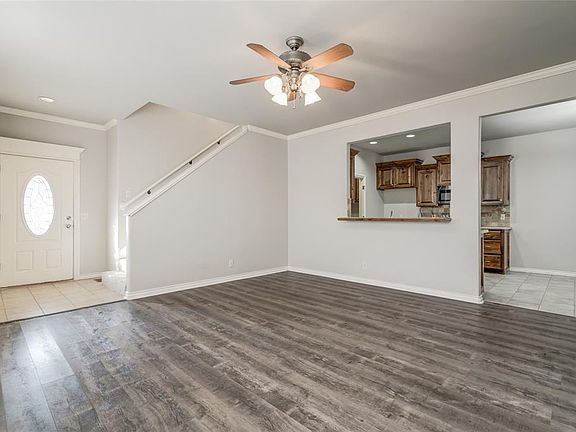 4th image of 13808 Oxford Dr
