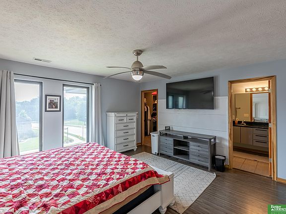3rd image of 17220 S Creek Cir