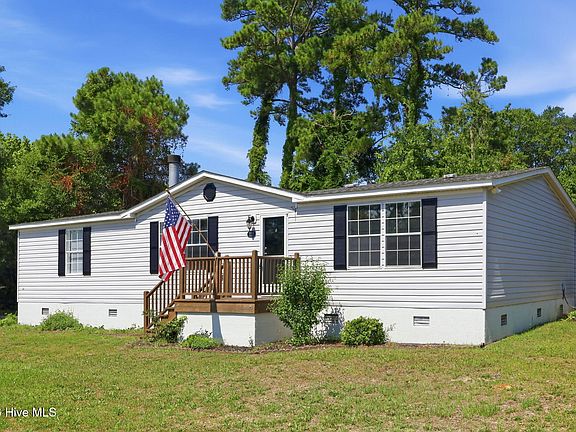 3rd image of 122 Lejeune Road