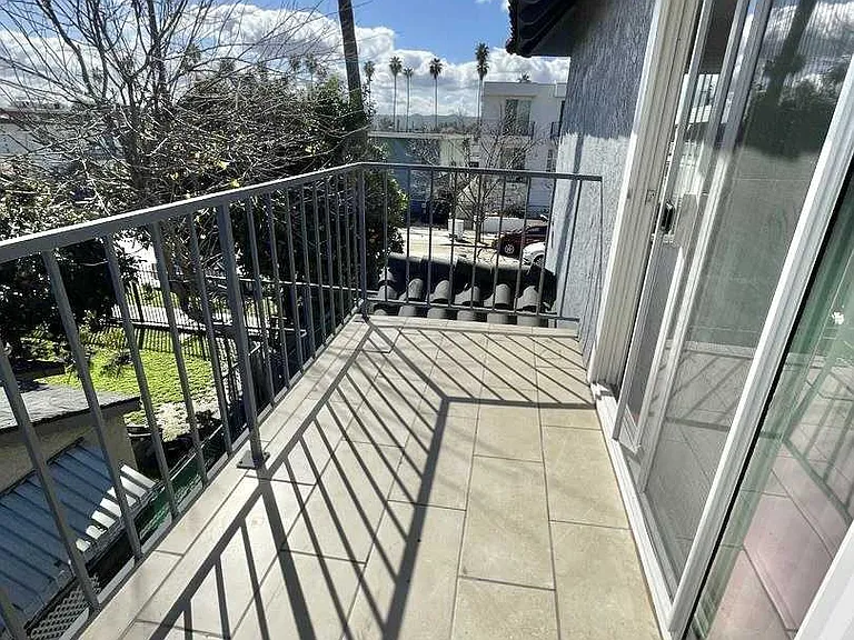 Delano St — Photo 16