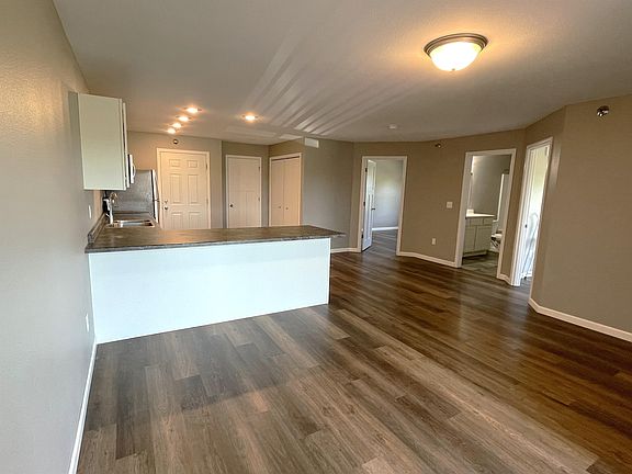 3rd image of 750 E Front St APT 302