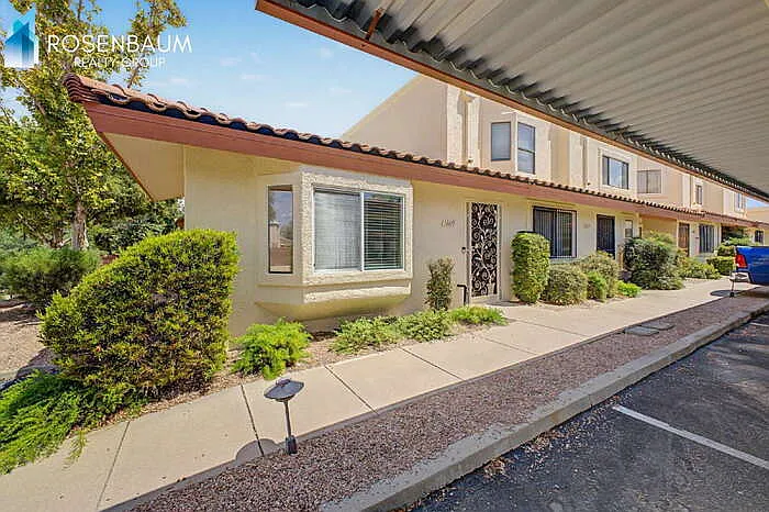 2 bed, 1.0 bath, 1080 sqft, $1,625 — Photo 2