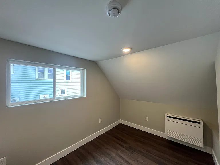 13 Columbia Ave — Photo 33