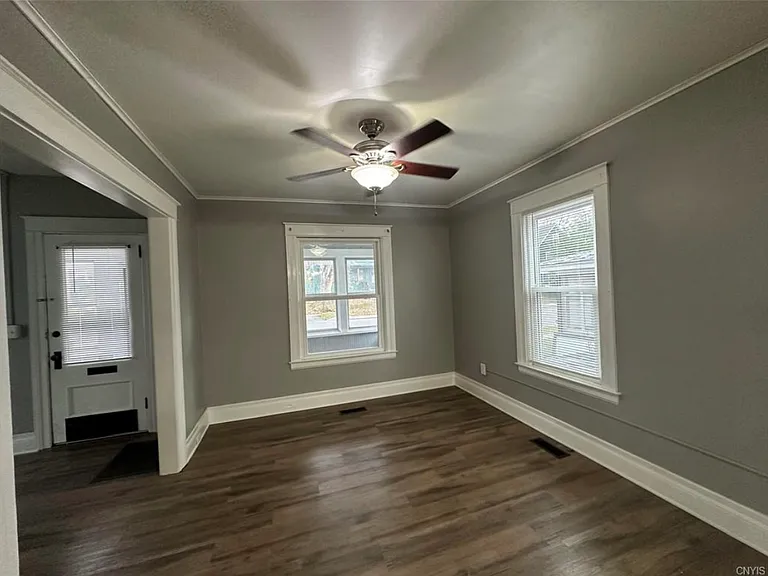 428 S Meadow St — Photo 5