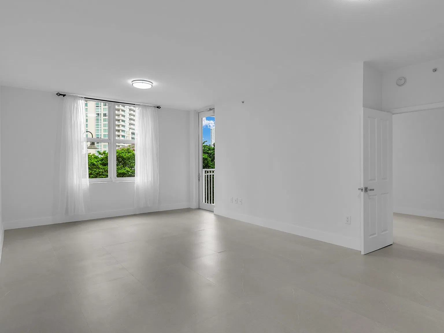 2 bed, 2.0 bath, 1246 sqft, $3,500 — Photo 2