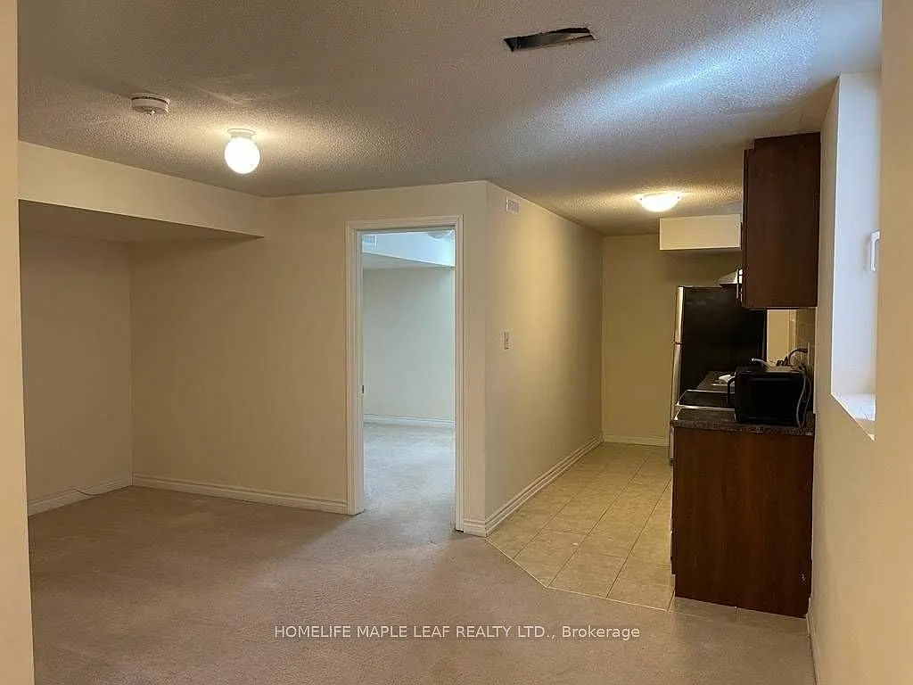 Building Photo - 10 Frenchpark Cir