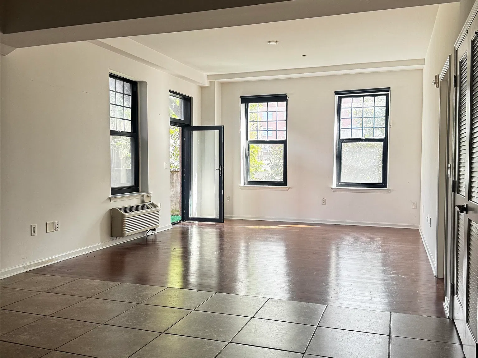 1 bed, 1.0 bath, $2,350 — Photo 3