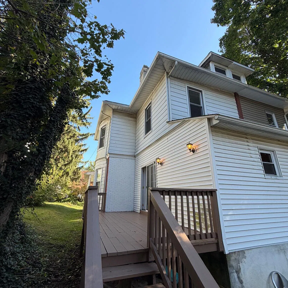 3 bed, 1.0 bath, 1216 sqft, $2,000 — Photo 4