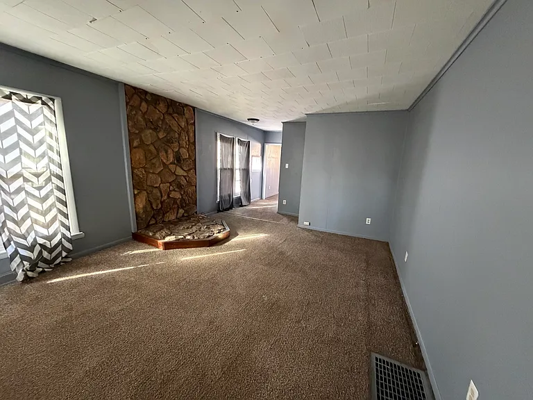 1410 Sherman St — Photo 6