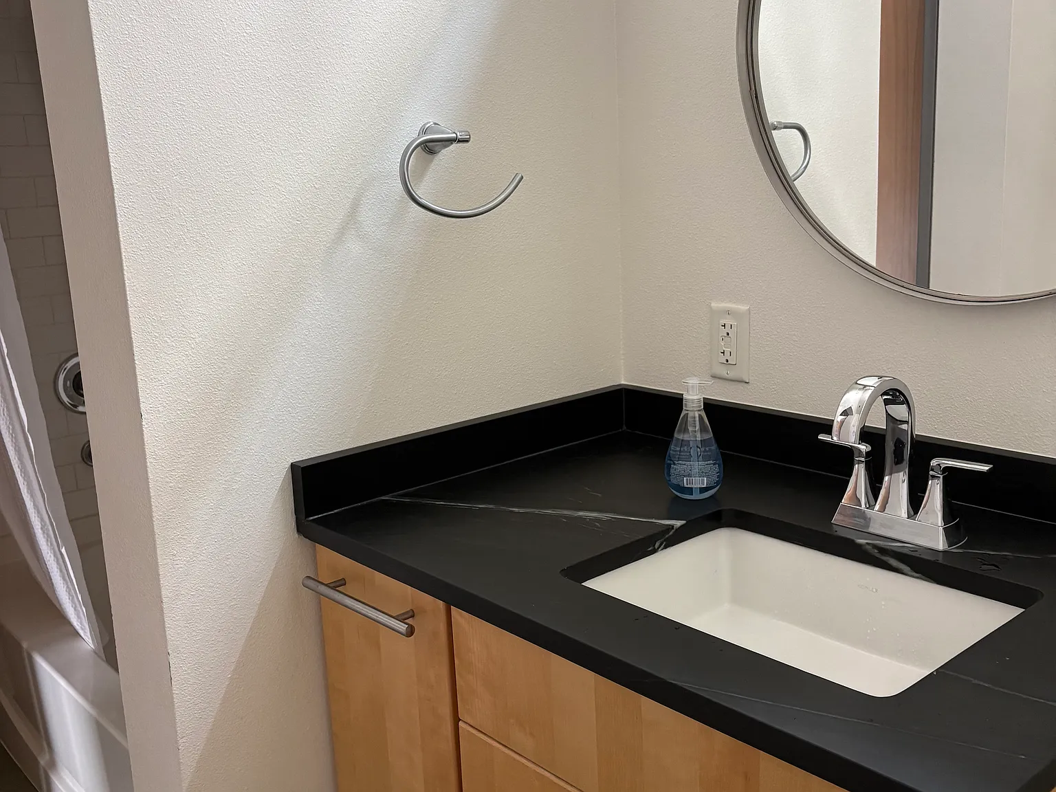 2 bed, 1410 sqft, $2,799 — Photo 2