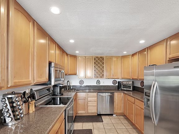 4th image of 78-7070 Alii Dr APT E303