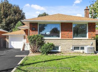 16 Woolwick Dr, Toronto, ON M1H 2J1