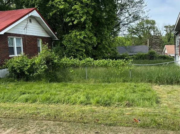 7337 Doncaster Dr, Saint Louis, MO 63133